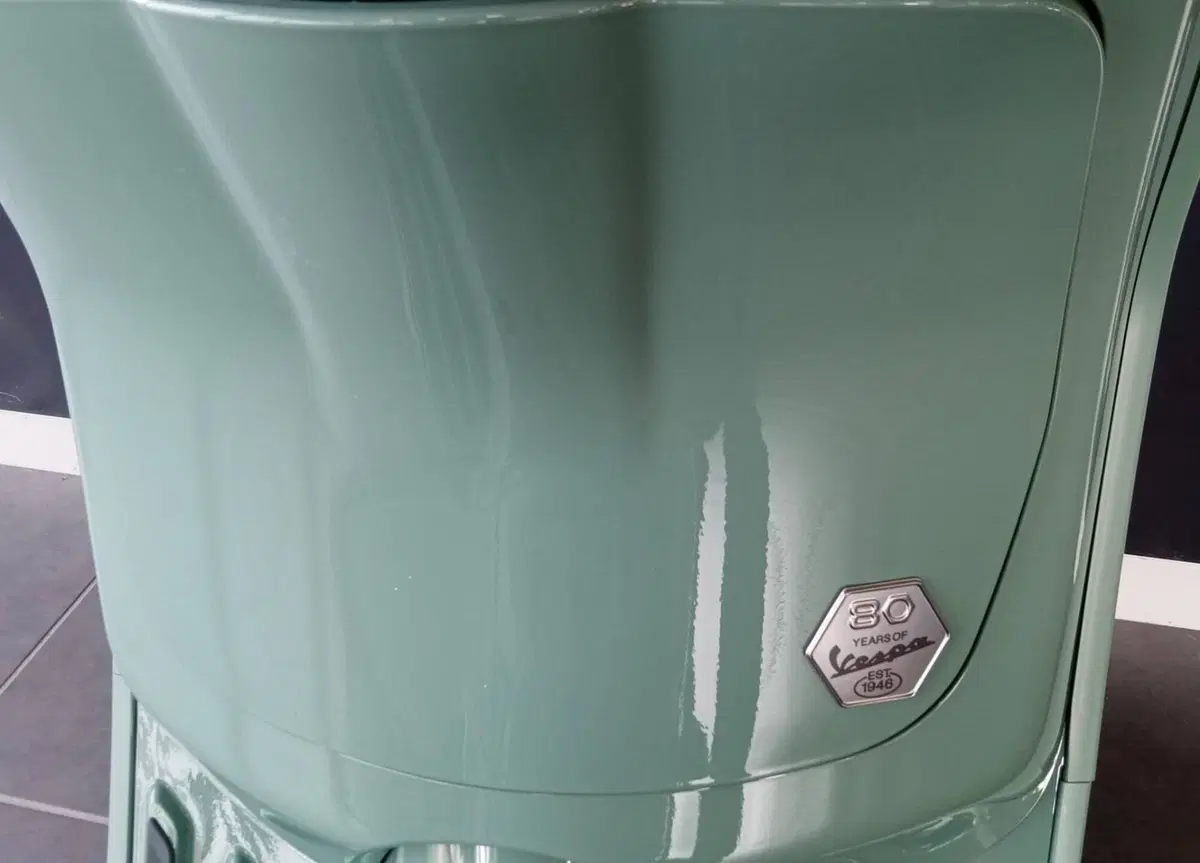 Vespa Primavera 125 80th (2026) (14)