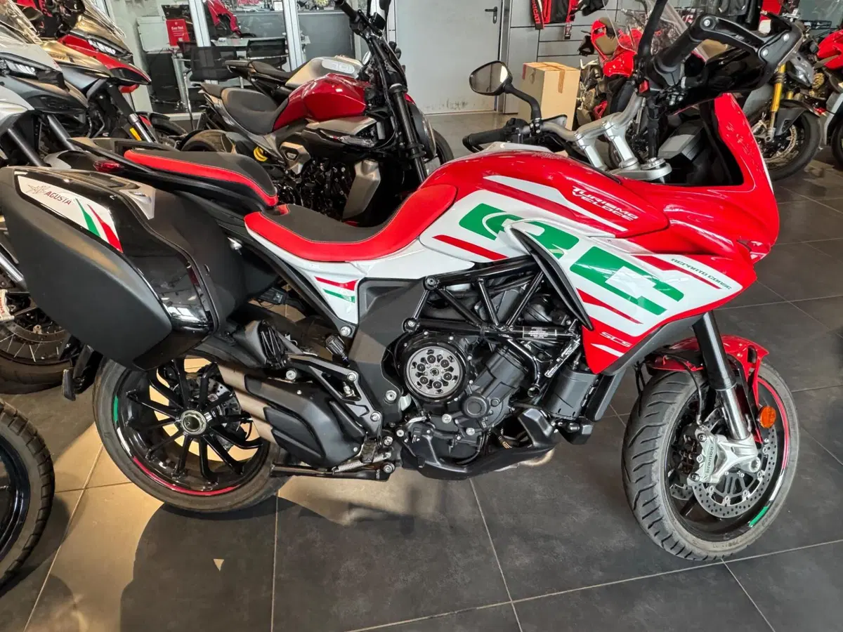 MV Agusta Turismo Veloce 800 RC SCS (2022 - 26)