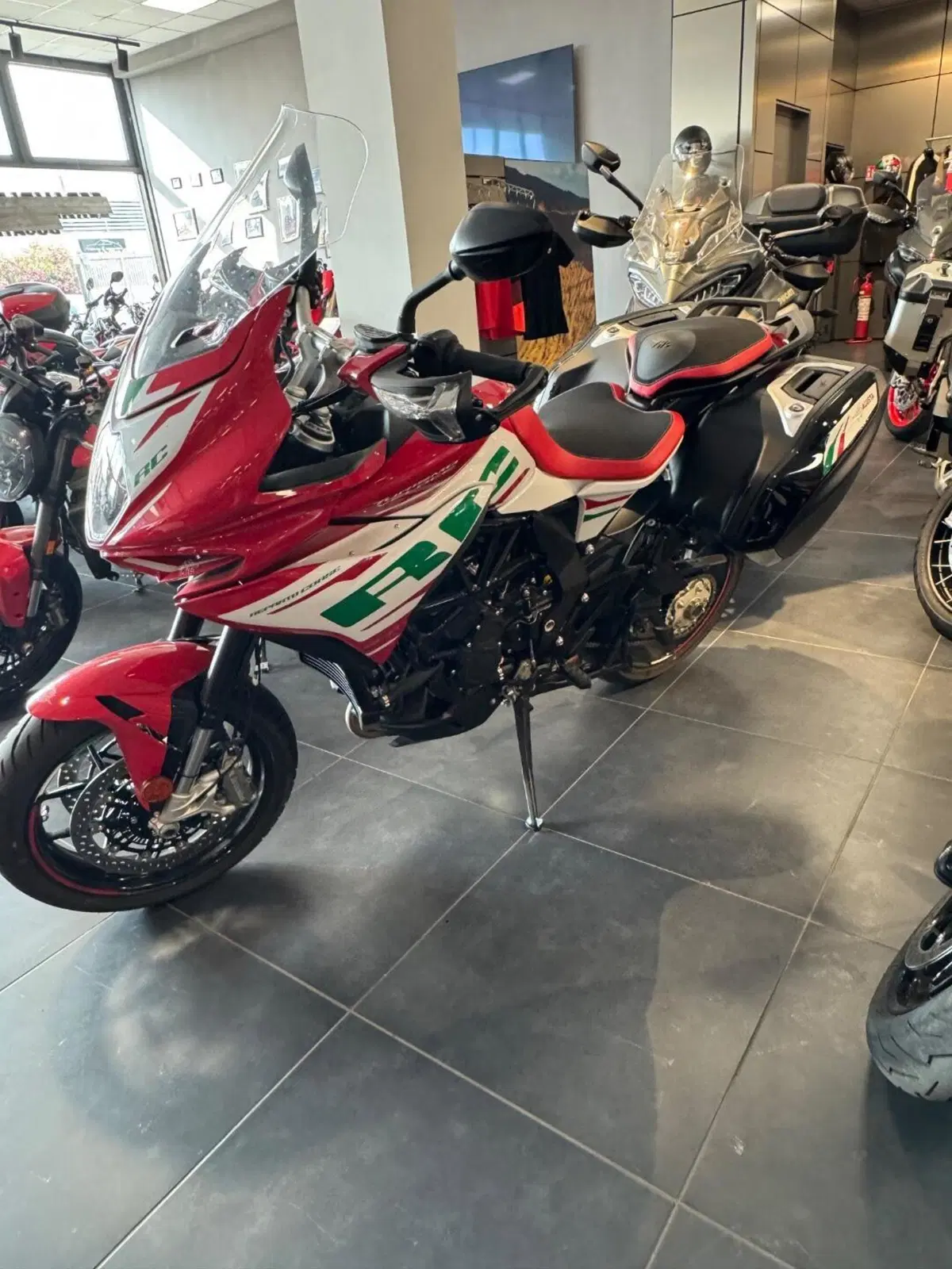 Vendo MV Agusta Turismo Veloce 800 RC SCS (2022 - 26) usata a Firenze ...