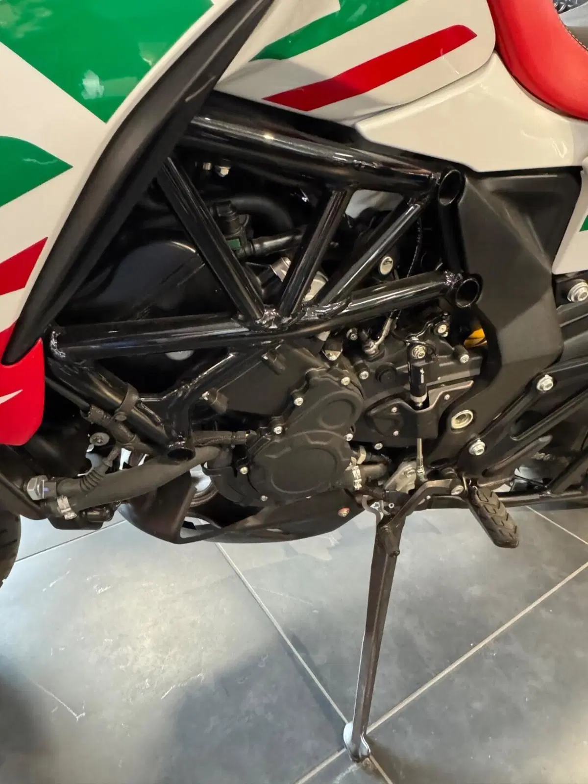 MV Agusta Turismo Veloce 800 RC SCS (2022 - 26) (15)