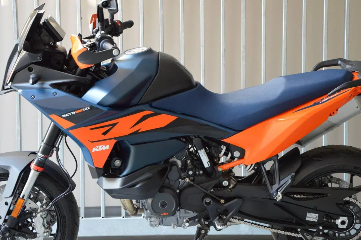 KTM 890 SMT (2026) (6)