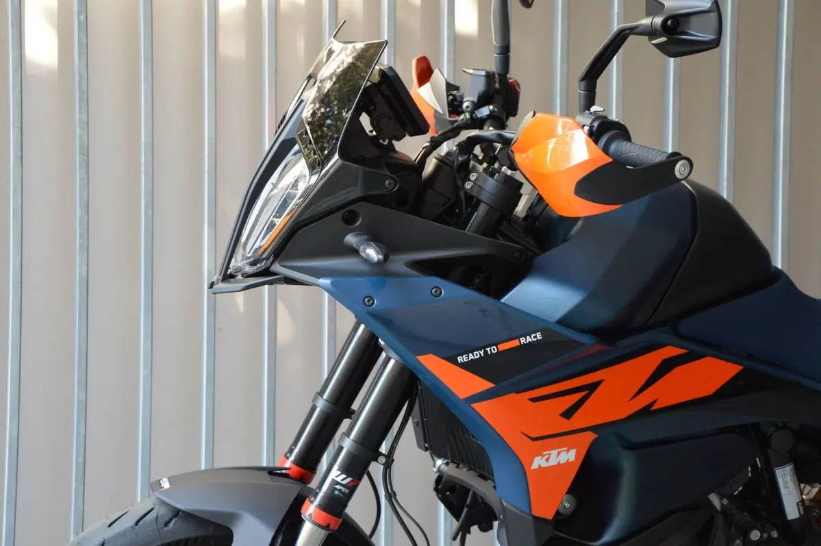 KTM 890 SMT (2026) (9)