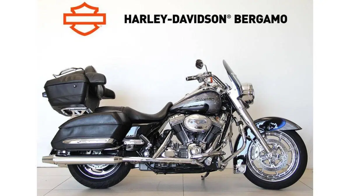 Harley-Davidson Road King CVO (2008) - FLHRSE4