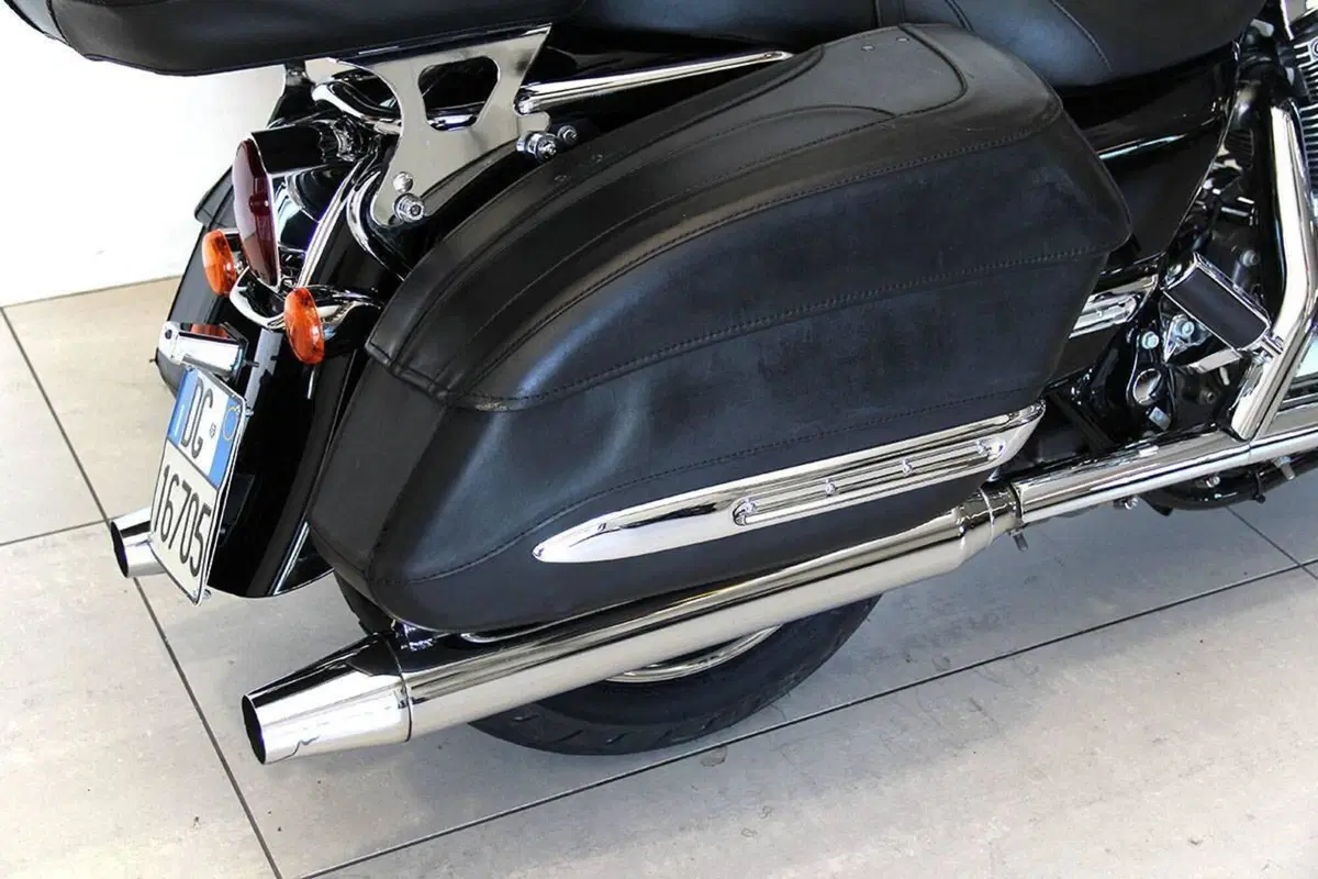 Harley-Davidson Road King CVO (2008) - FLHRSE4 (4)