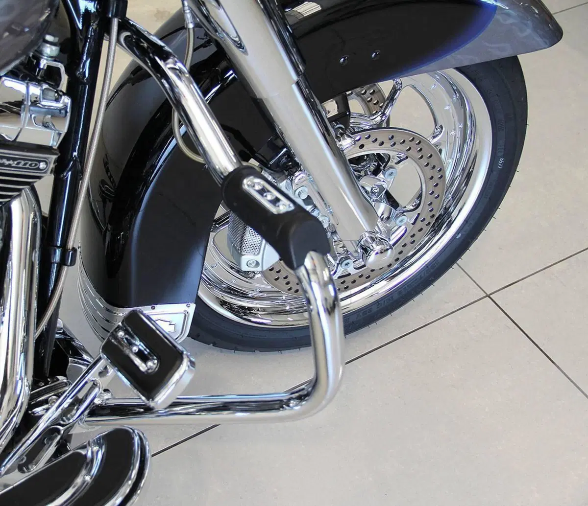 Harley-Davidson Road King CVO (2008) - FLHRSE4 (8)