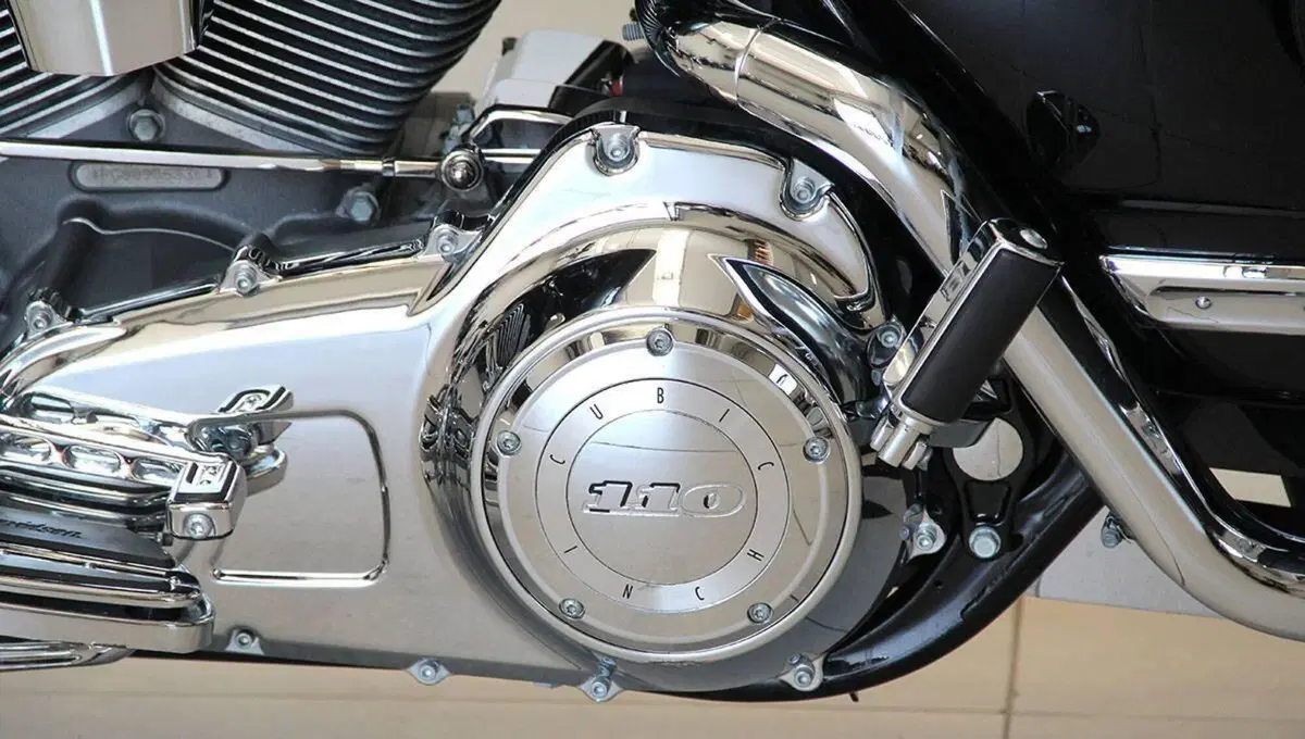 Harley-Davidson Road King CVO (2008) - FLHRSE4 (17)