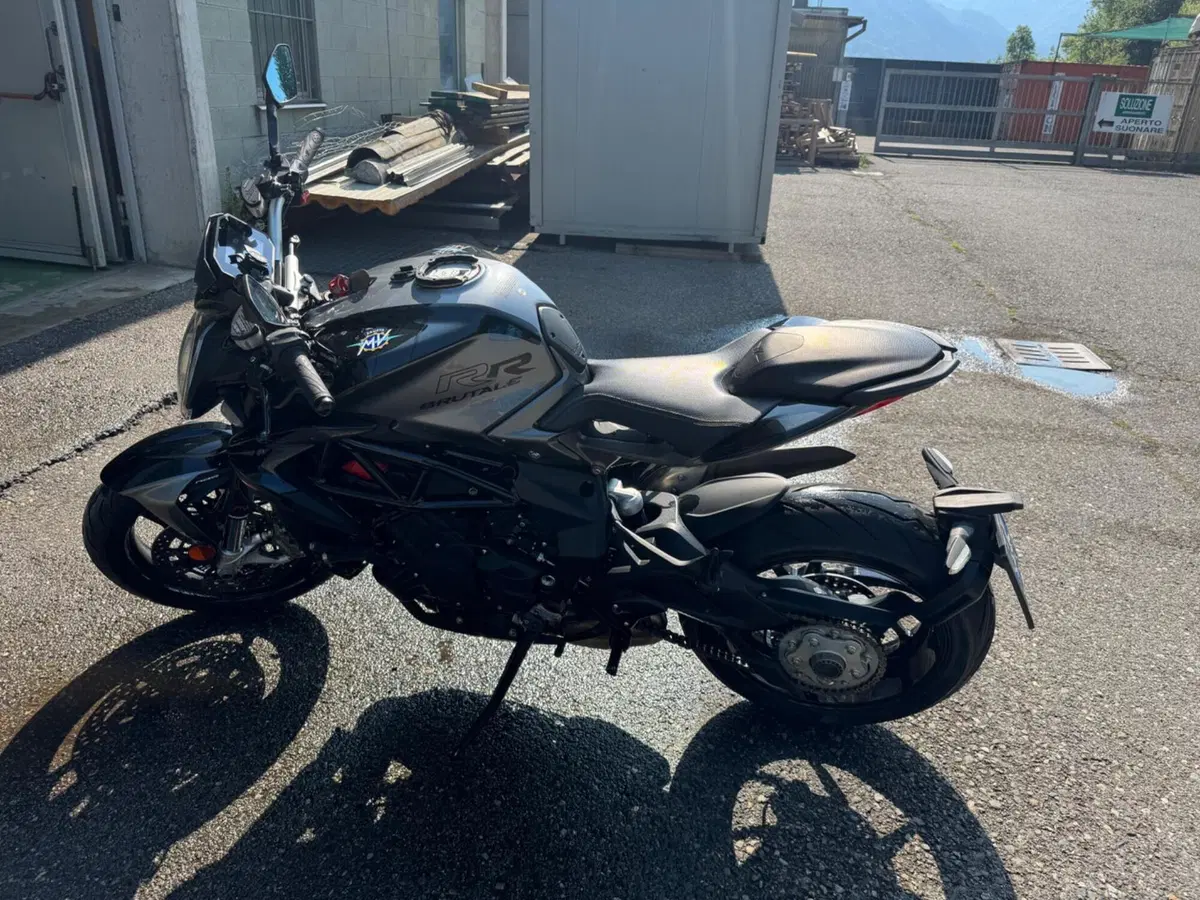 MV Agusta Brutale 800 RR (2021 - 25) (5)