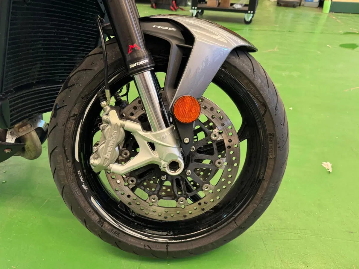 MV Agusta Brutale 800 RR (2021 - 25) (8)