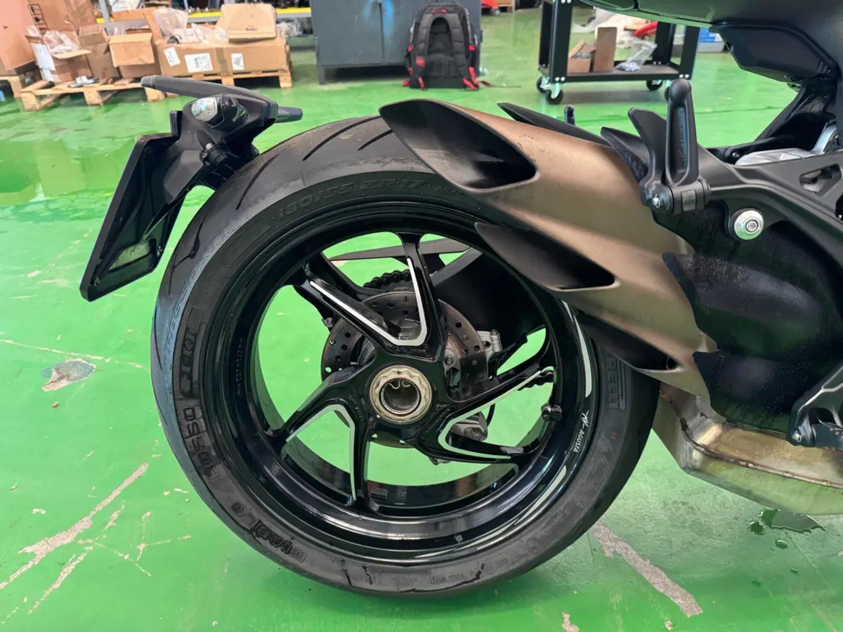 MV Agusta Brutale 800 RR (2021 - 25) (9)