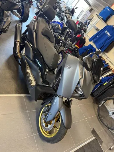 Yamaha X-Max 300 Tech Max (2025 - 26) usata