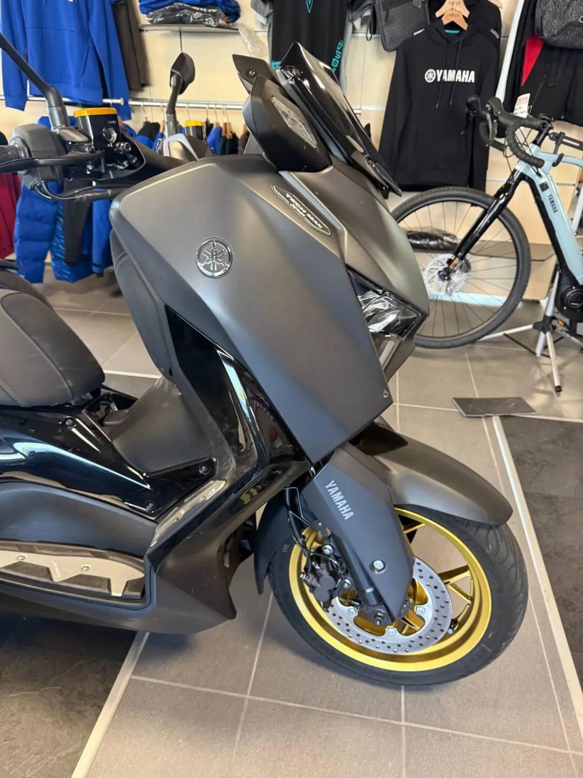 Yamaha X-Max 300 Tech Max (2025 - 26) (2)