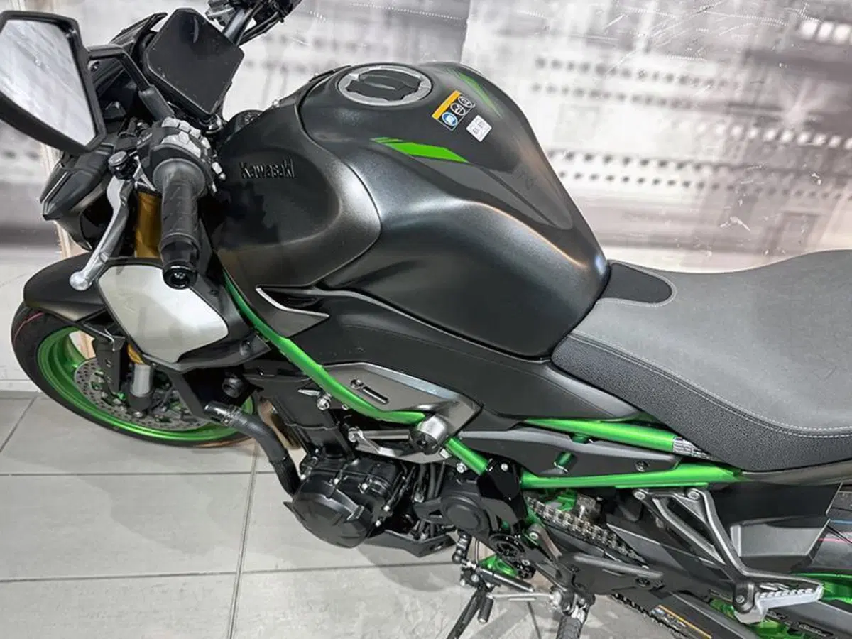Kawasaki Z 900 SE (2025 - 26) (9)