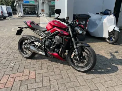 Triumph Street Triple RS (2020 - 22) usata