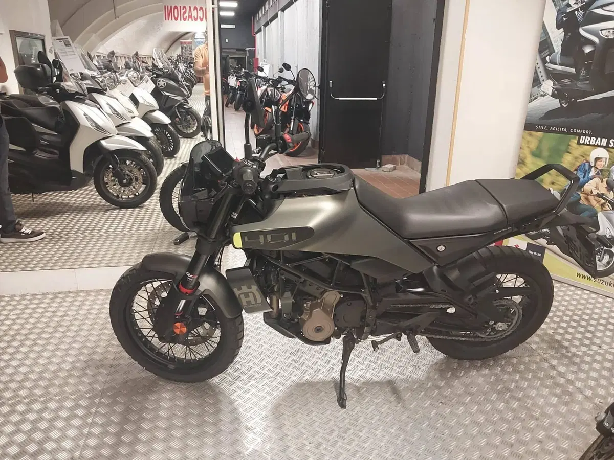 Husqvarna Svartpilen 401 (2024 - 26) (4)