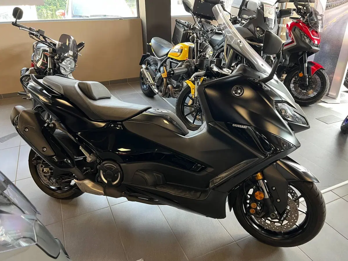 Yamaha T-Max 560 Tech Max (2022 - 24) (2)