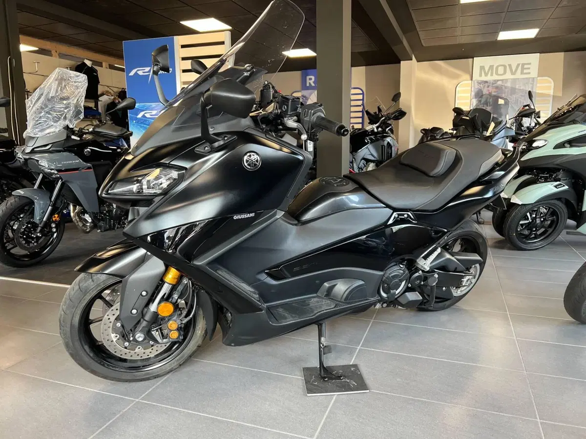 Yamaha T-Max 560 Tech Max (2022 - 24) (3)