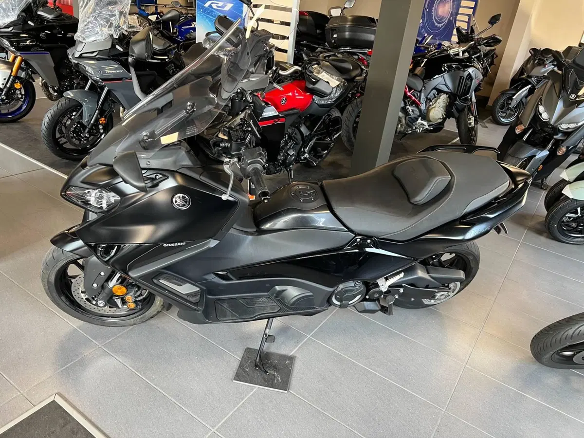 Yamaha T-Max 560 Tech Max (2022 - 24) (4)