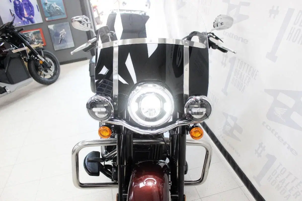 Harley-Davidson 107 Heritage Classic (2018 - 19) - FLHC (4)