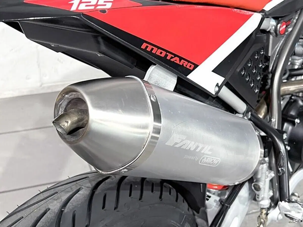 Fantic Motor XMF 125 Motard Performance 4t (2021 - 22) (3)