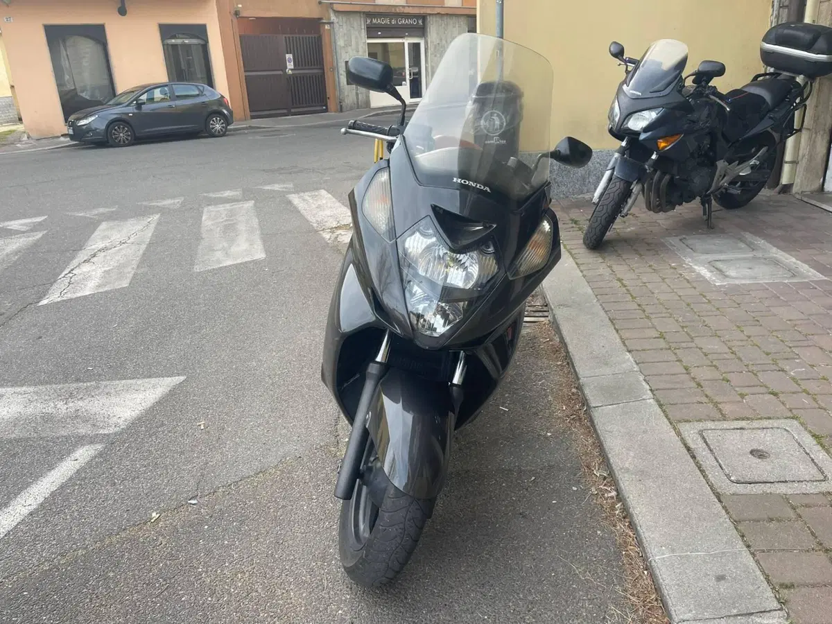 Honda Silver Wing 400 (2006 - 09) (4)
