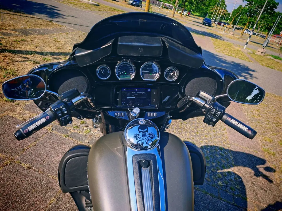 Harley-Davidson 114 Electra Glide Ultra Limited (2019) - FLHTK (6)