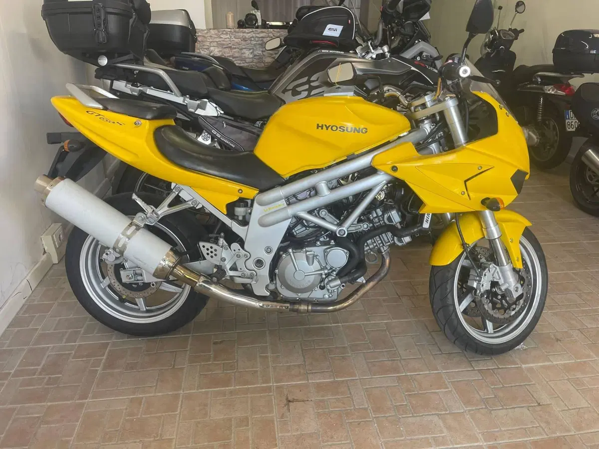 Hyosung Comet GT 650 R (2005 - 16) (2)
