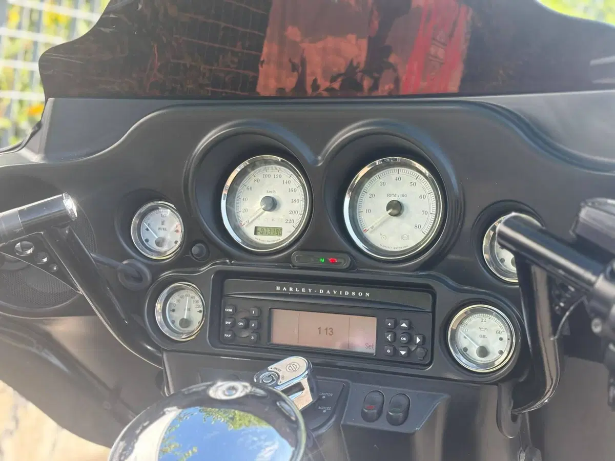 Harley-Davidson 1690 Street Glide (2011 - 13) - FLHX (5)