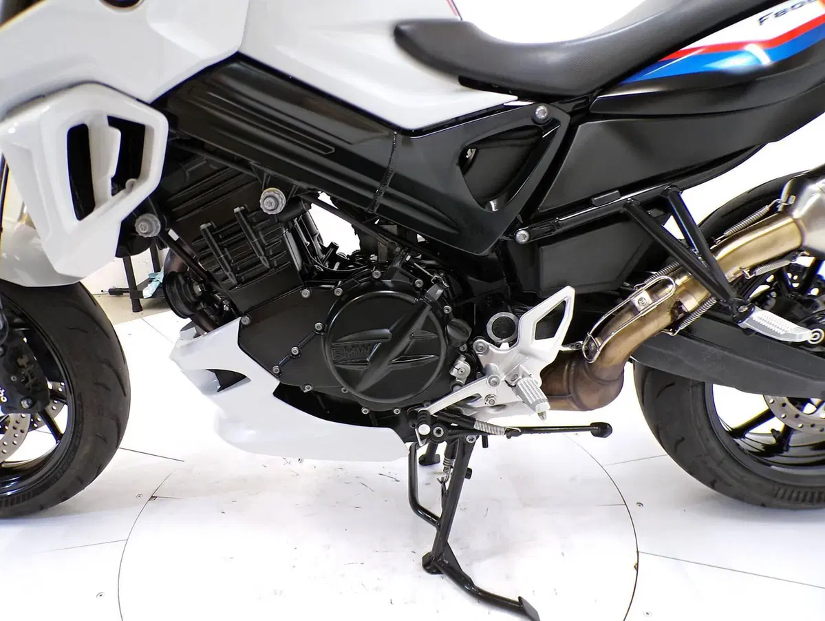Bmw F 800 R (2017 - 20) (9)