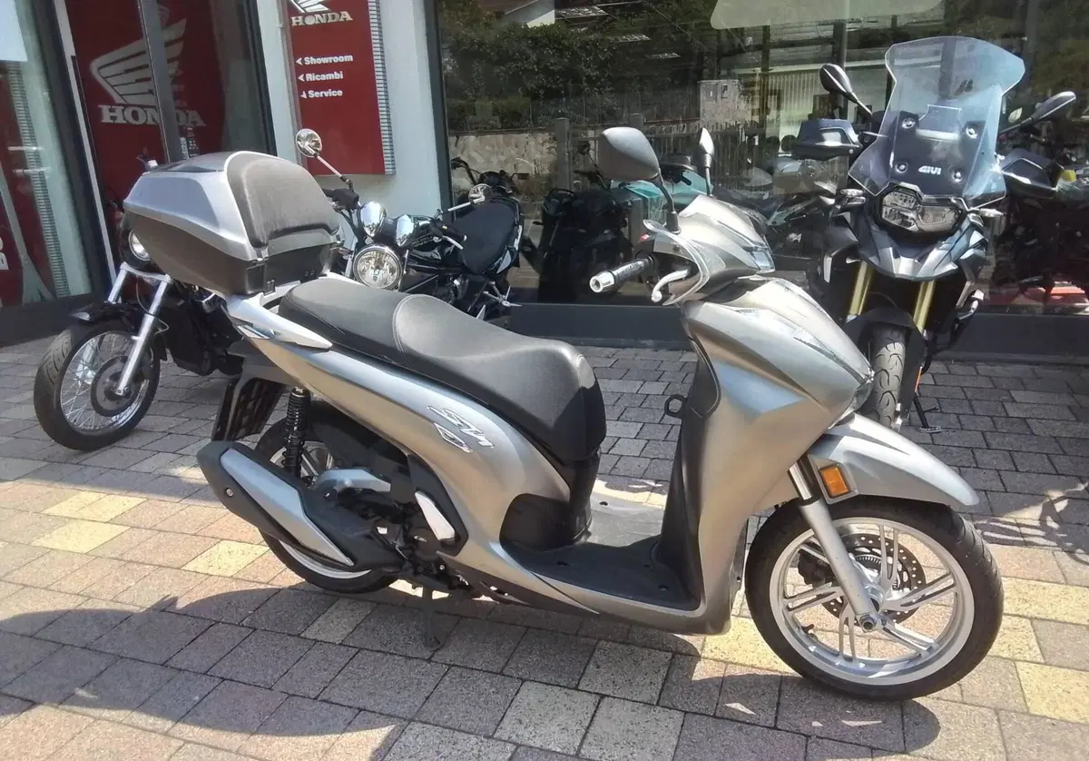 Honda SH 350 (2021 - 24) (10)