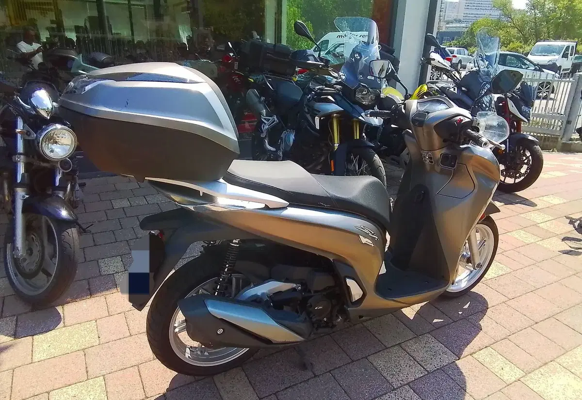 Honda SH 350 (2021 - 24) (11)