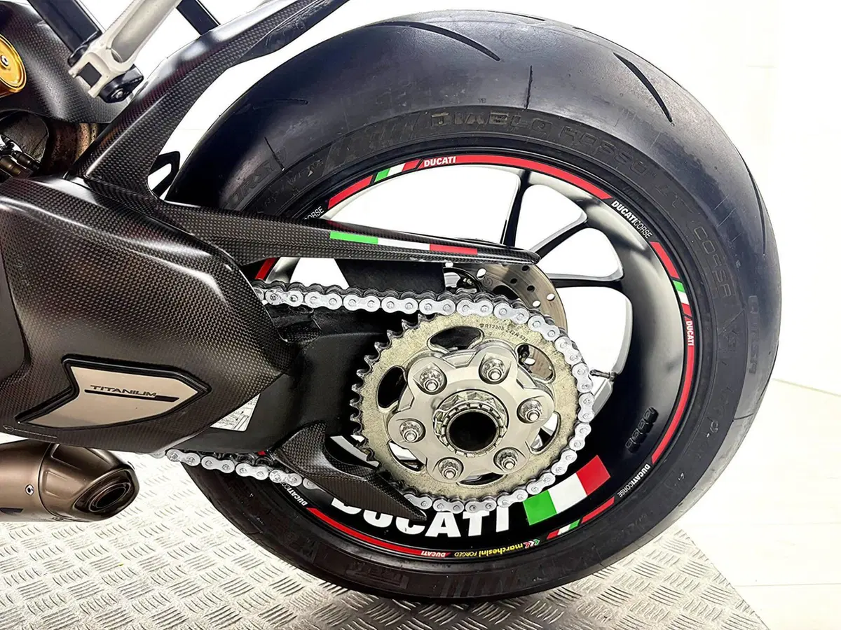 Ducati Streetfighter V4 S (2023 - 24) (17)