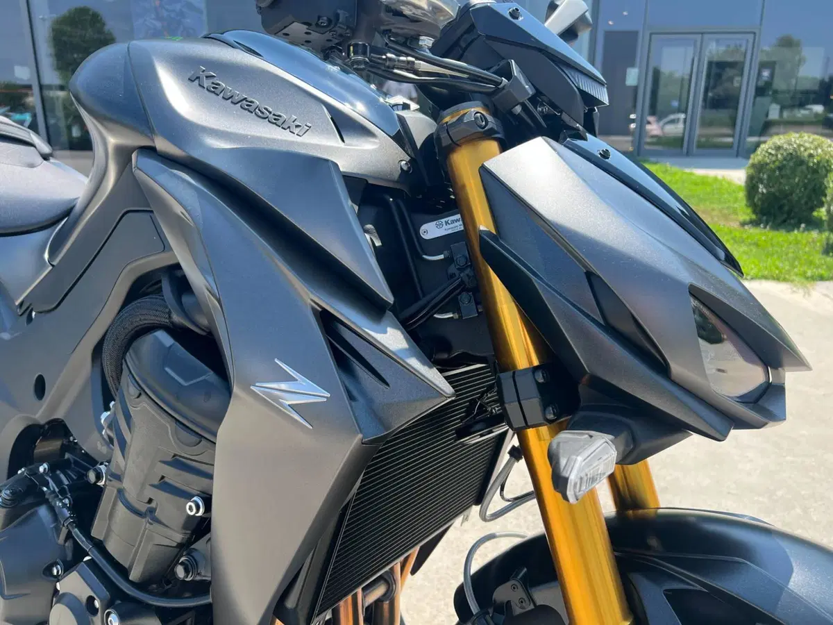 Kawasaki Z 1100 SE (2026) (2)
