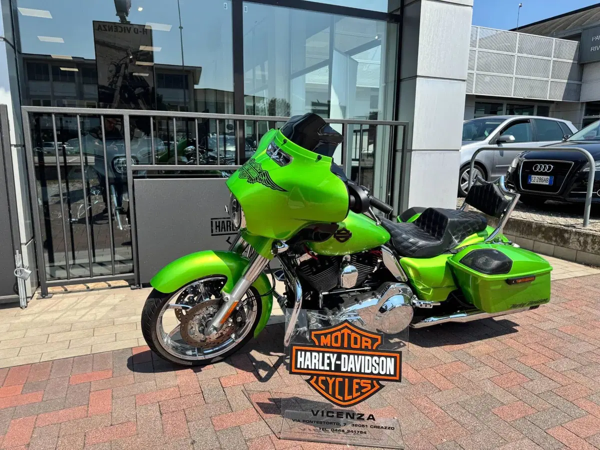 Harley-Davidson 1690 Street Glide Special (2014 - 16) - FLHX (2)