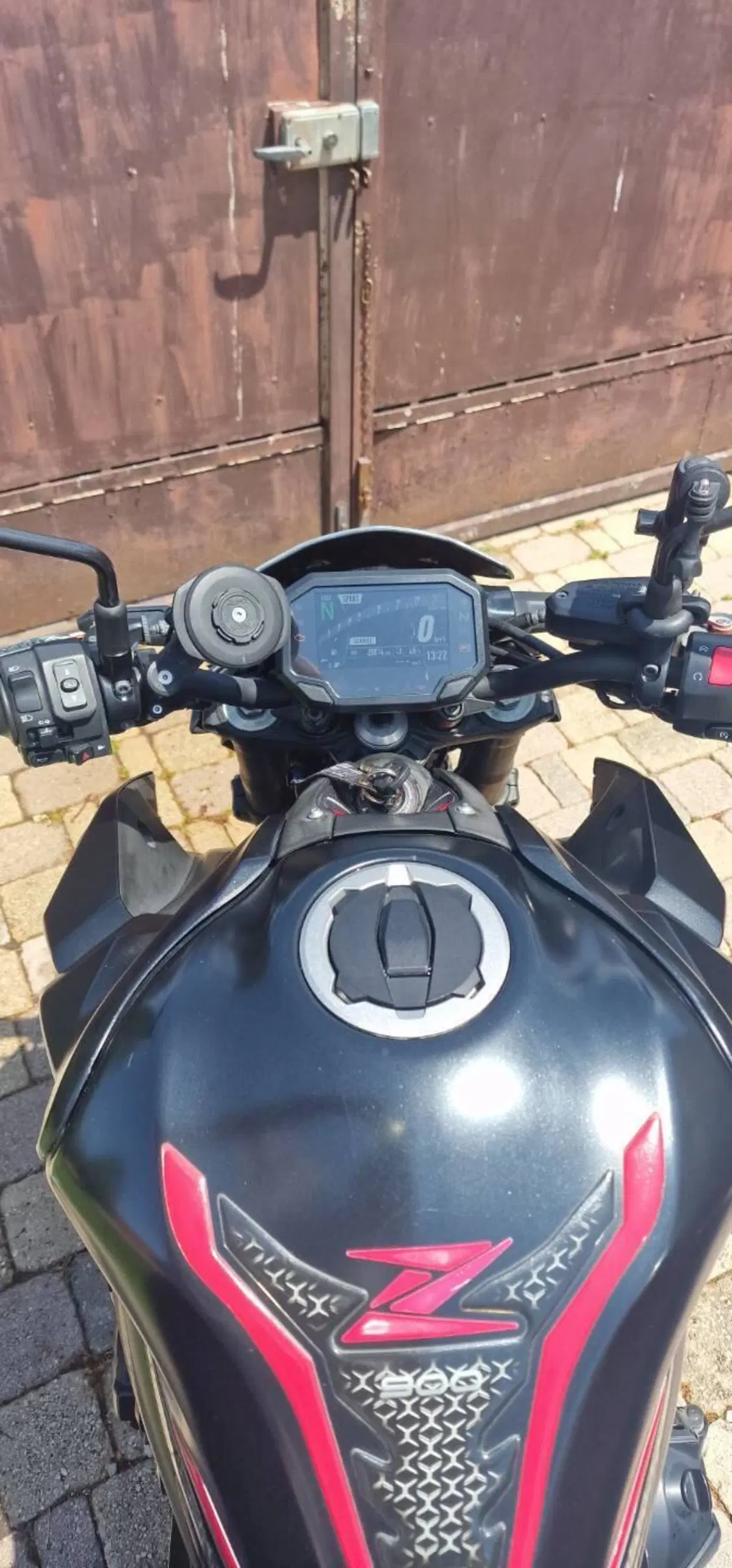 Kawasaki Z 900 (2021 - 24) (4)