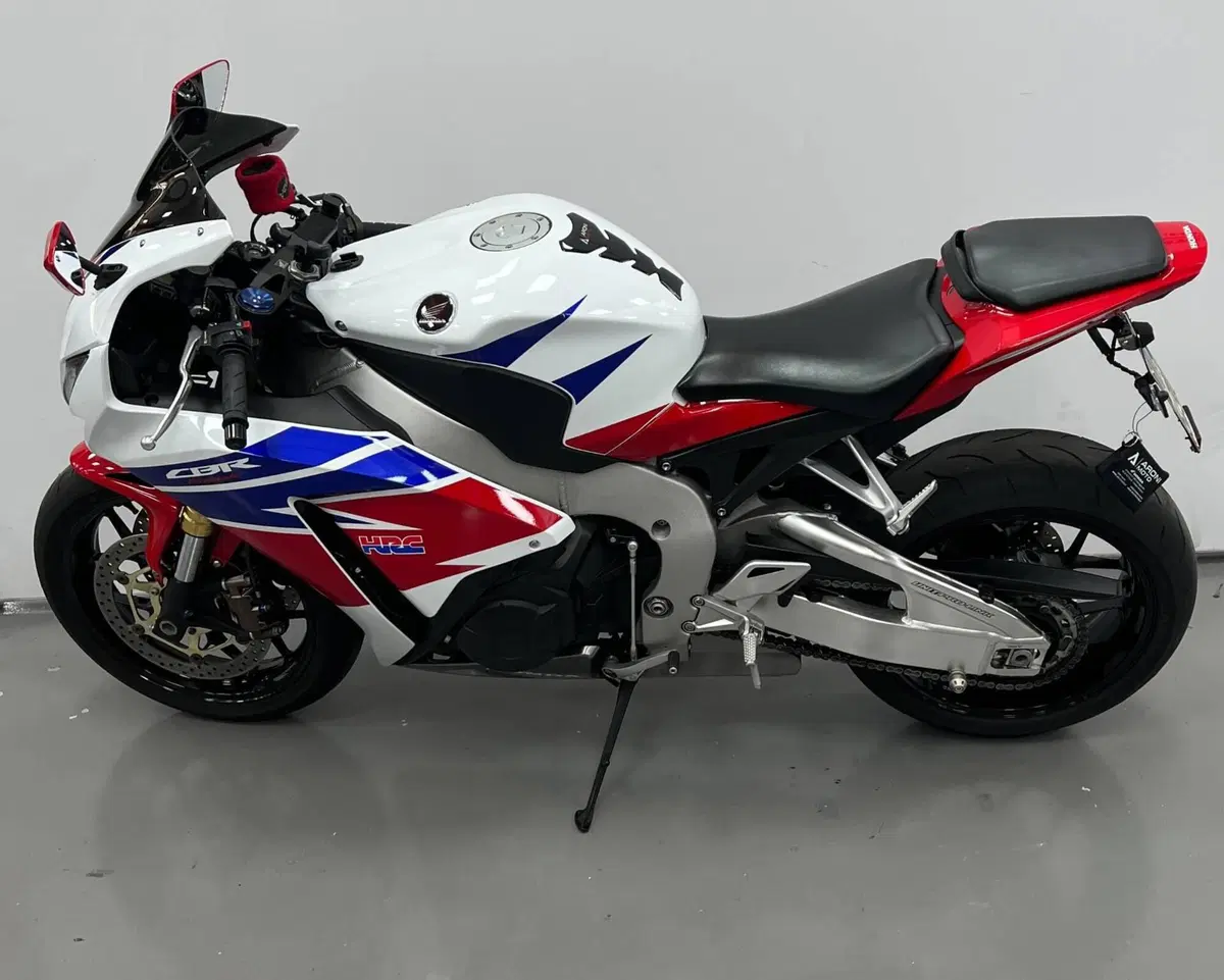 Honda CBR 1000 RR Fireblade (2012 - 16) (3)