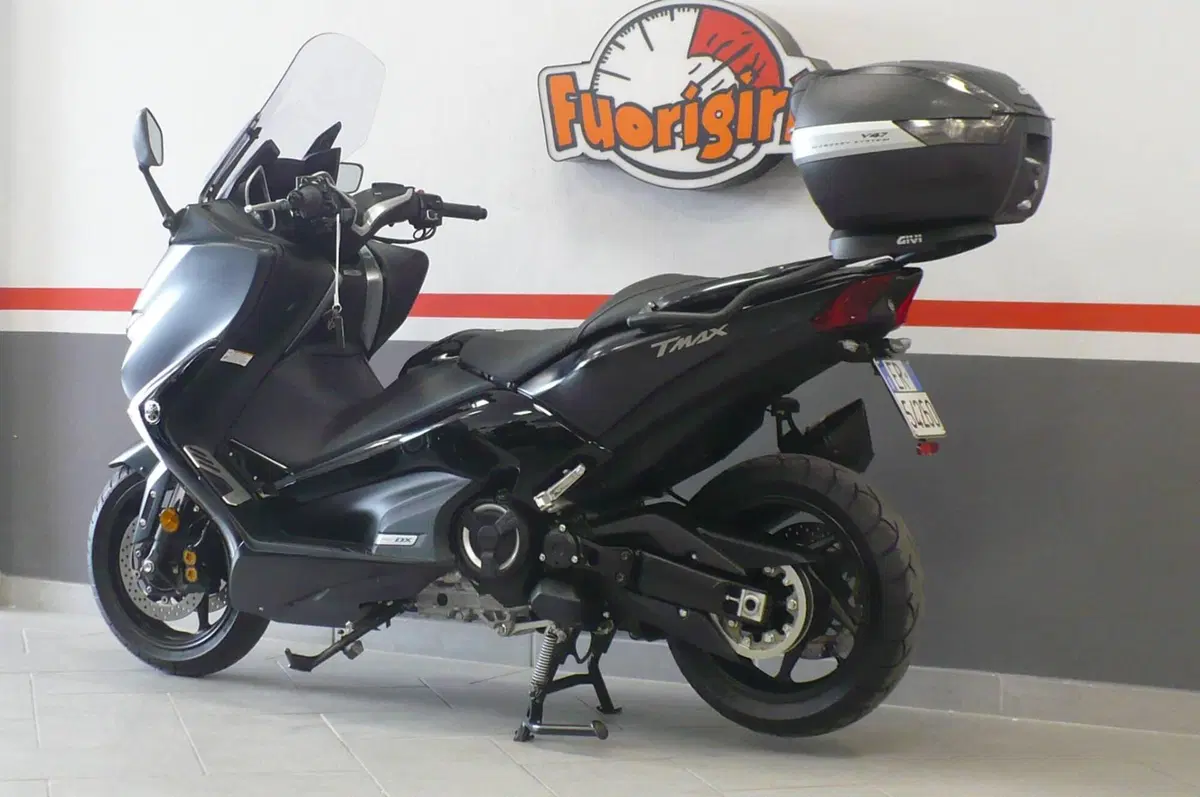Yamaha T-Max 530 DX (2017 - 19) (2)