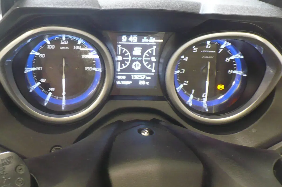 Yamaha T-Max 530 DX (2017 - 19) (9)