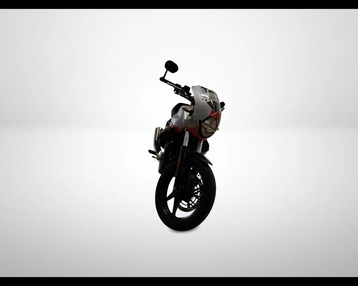 Moto Guzzi V7 Stone Corsa (2023 - 25) (4)