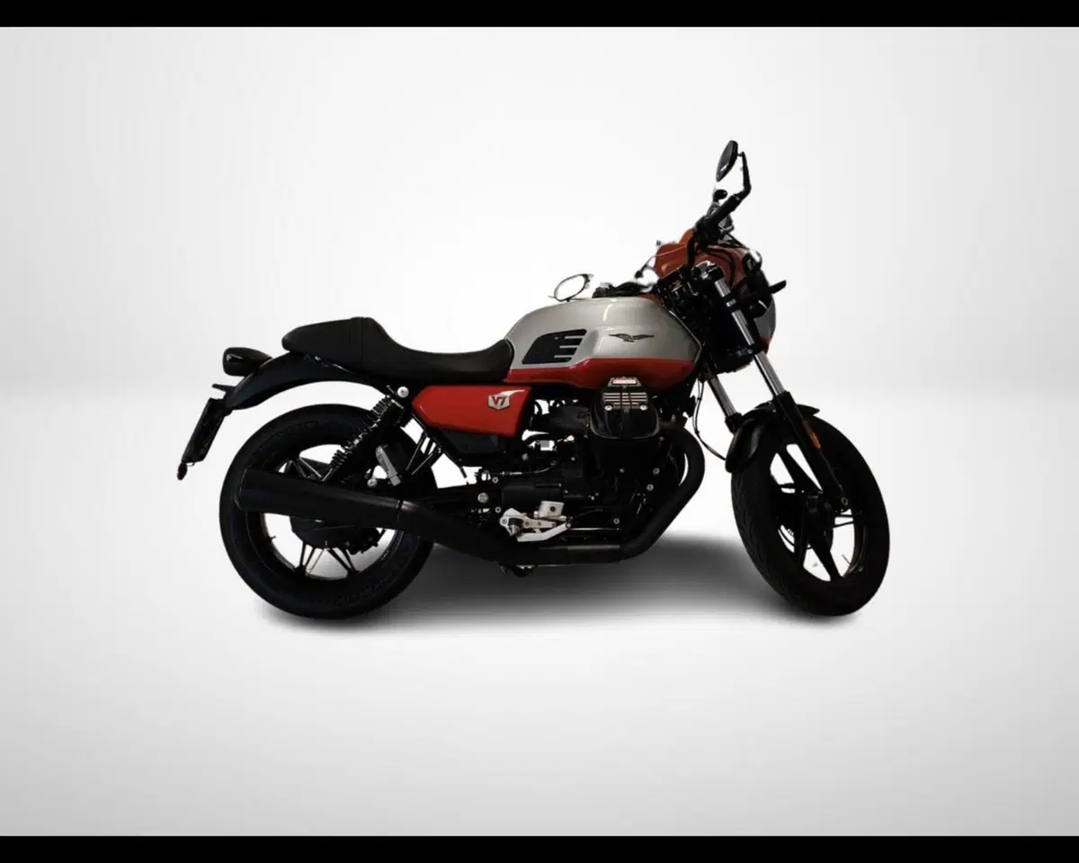 Moto Guzzi V7 Stone Corsa (2023 - 25) (5)