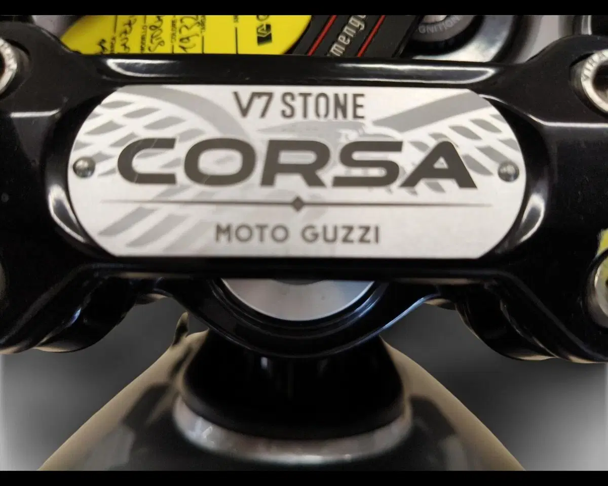 Moto Guzzi V7 Stone Corsa (2023 - 25) (14)