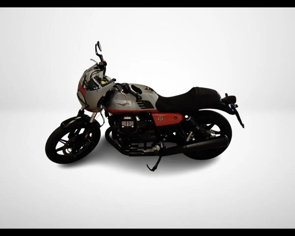 Moto Guzzi V7 Stone Corsa (2023 - 25) (6)