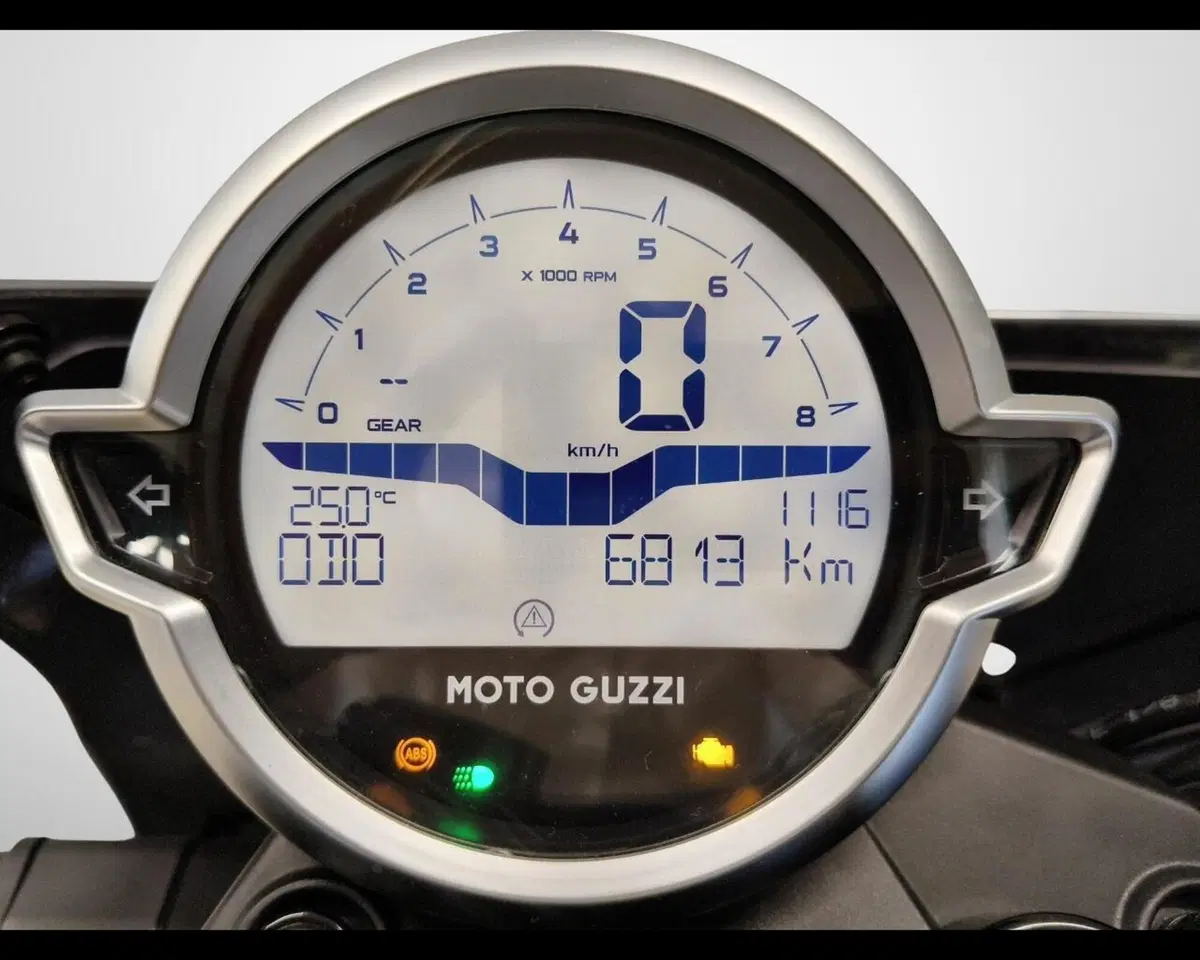 Moto Guzzi V7 Stone Corsa (2023 - 25) (9)