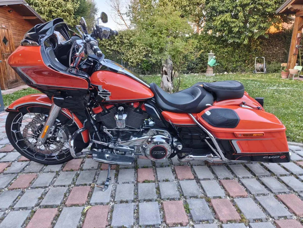 Harley-Davidson CVO Road Glide Limited (2022)