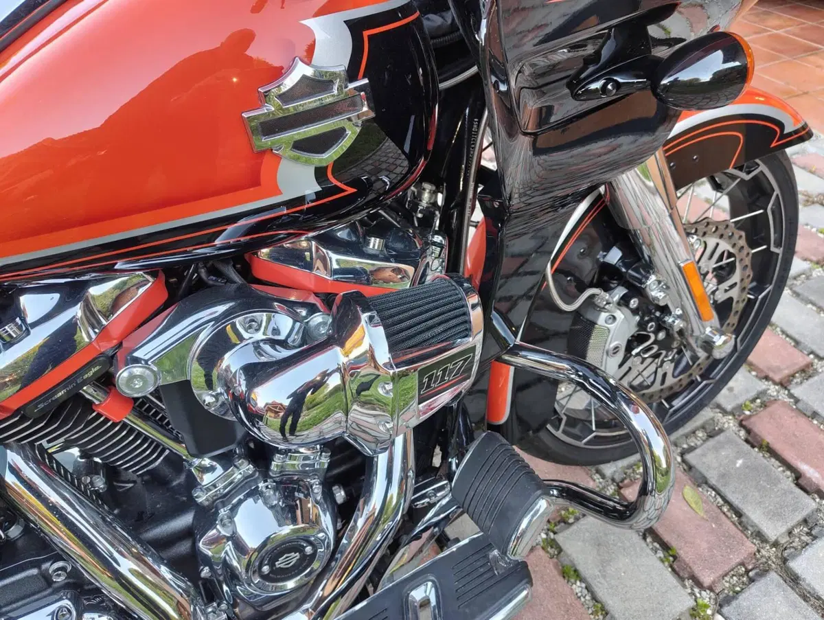 Harley-Davidson CVO Road Glide Limited (2022) (6)