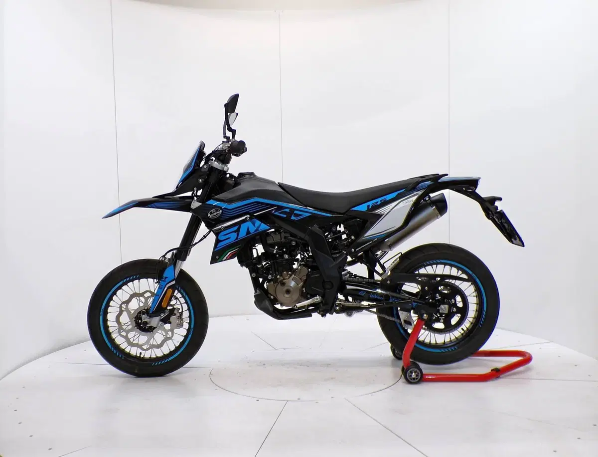 FB Mondial SMX 125 Motard (2021 - 24) (4)