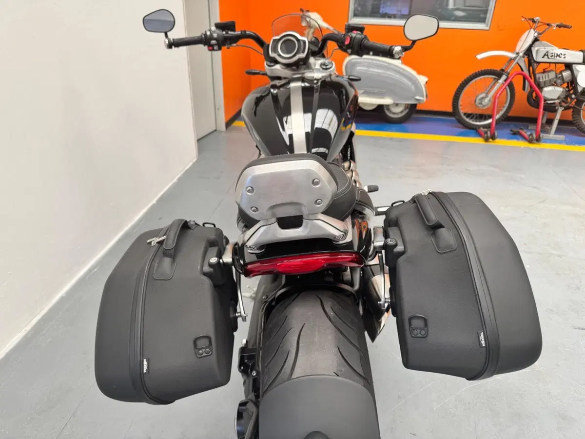 Triumph Rocket 3 GT (2021 - 24) (13)