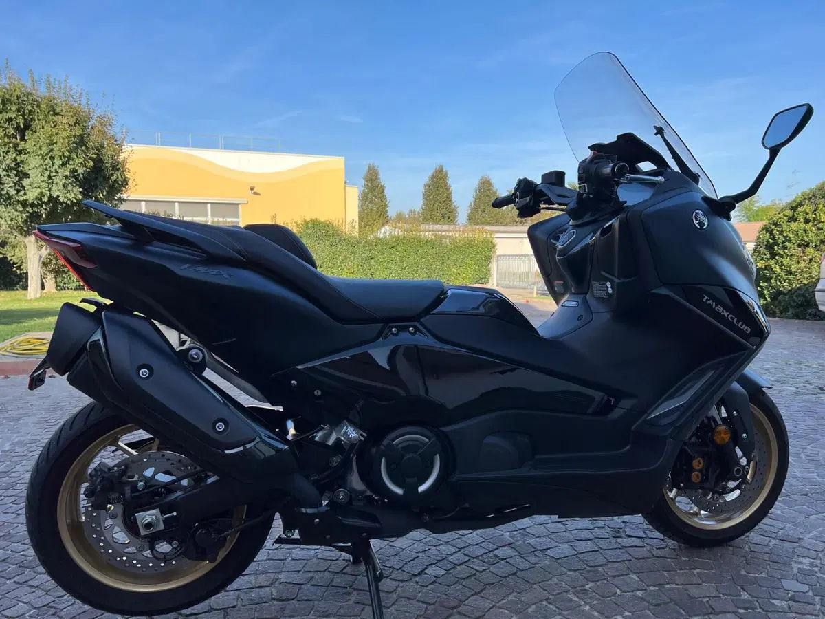 Yamaha T-Max 560 (2022 - 24) (3)