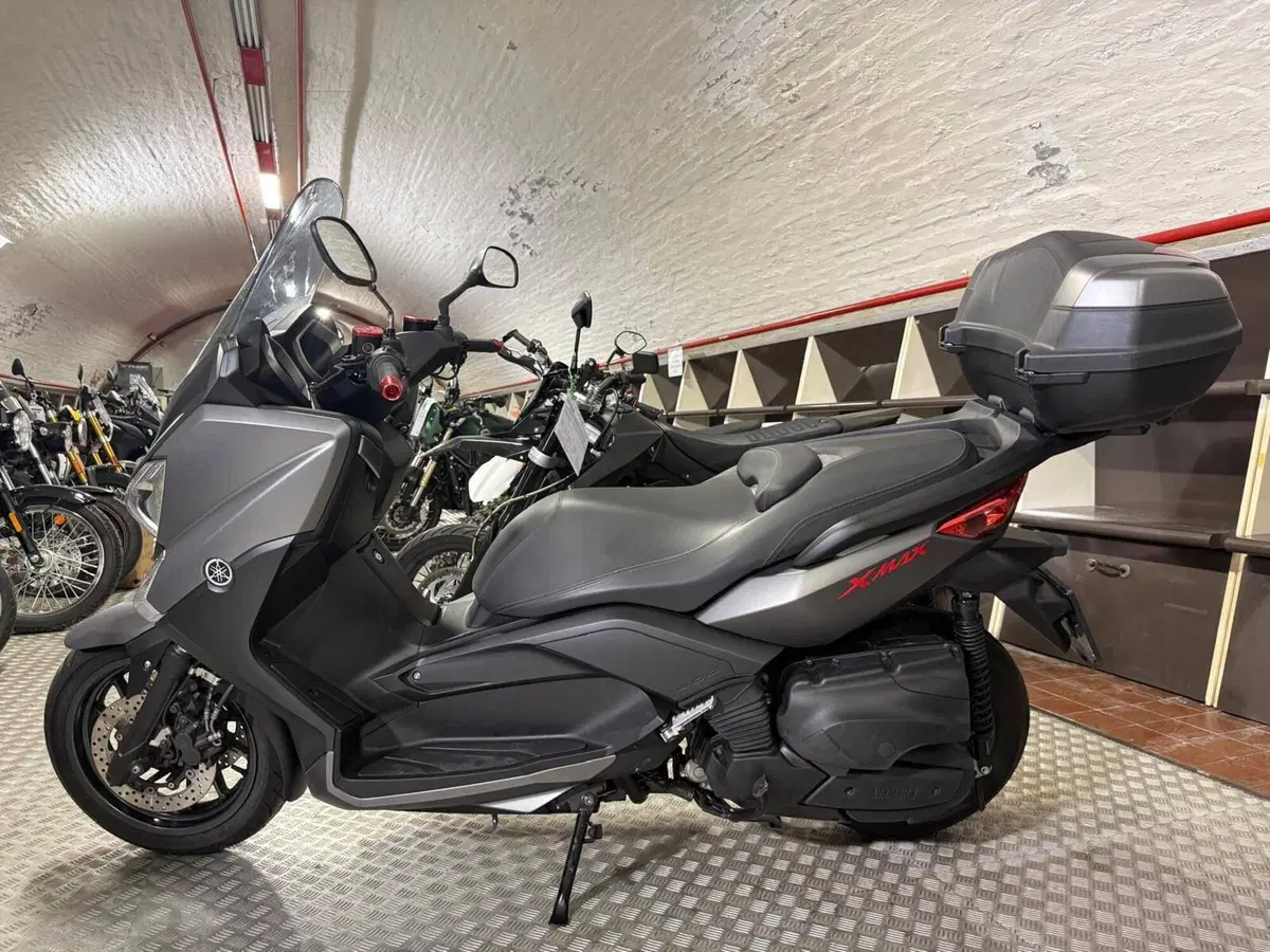 Yamaha X-Max 400 (2013 - 16) (2)