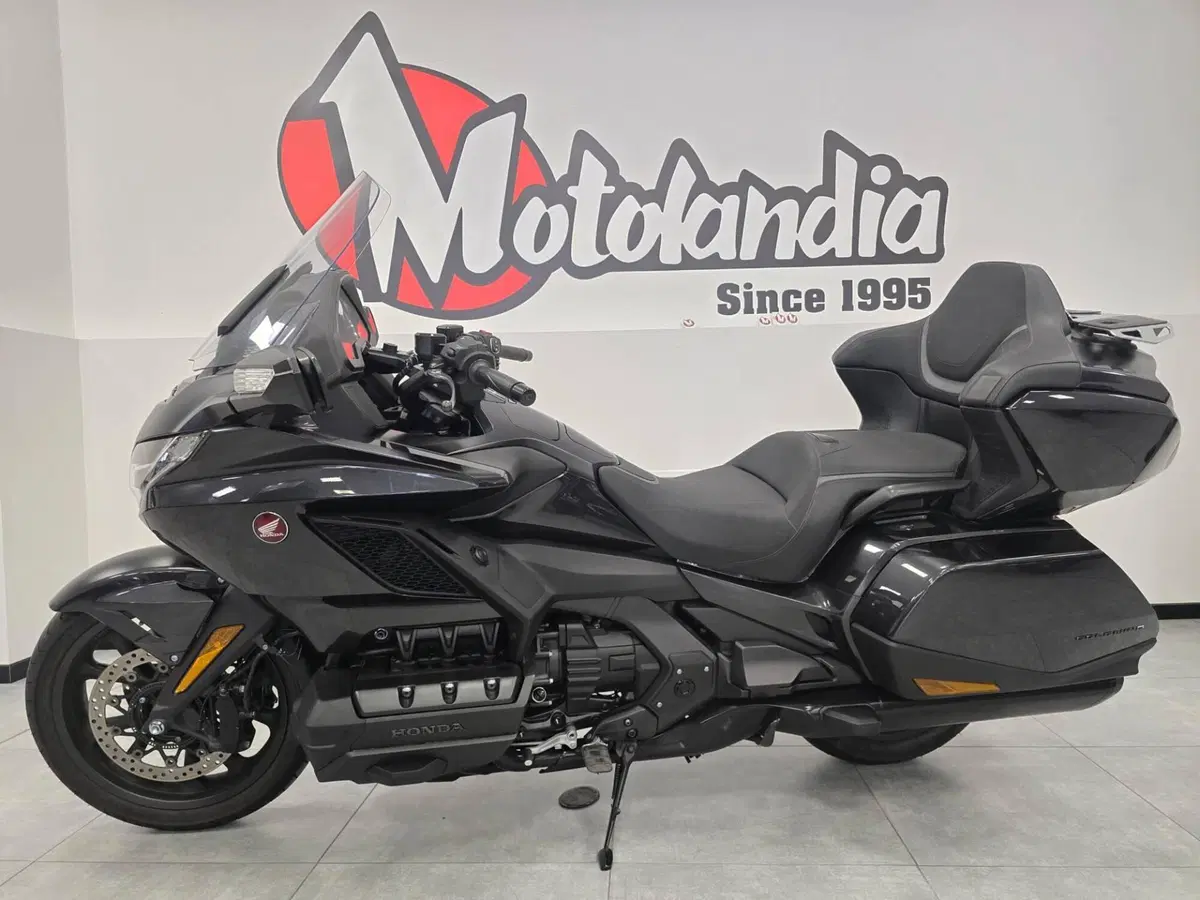 Honda GL 1800 Gold Wing Tour (2021 - 23) (3)