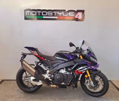Aprilia Tuono V4 Factory (2025 - 26) usata